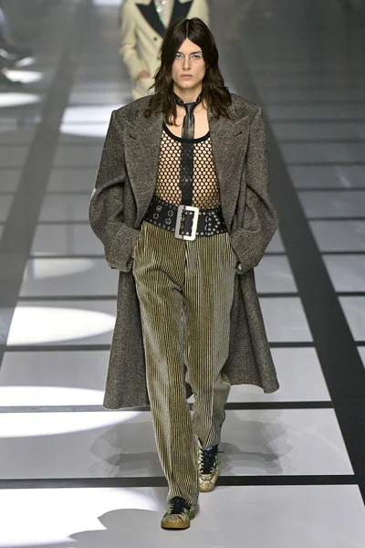 Look 35